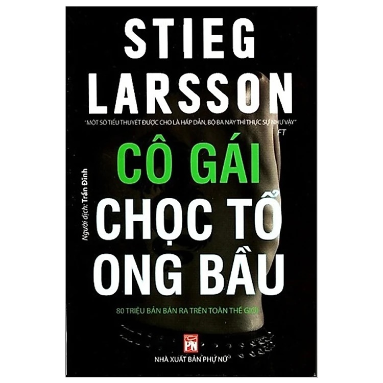 Cô gái chọc tổ ong bầu